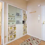 Spacious 3 Brs Apartment, Steps To Joao's Station شقة