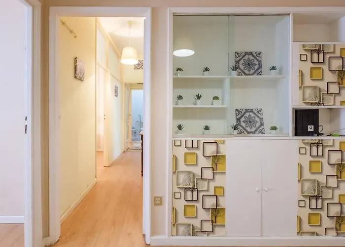 Spacious 3 Brs Apartment, Steps To Joao's Station Апартаменты