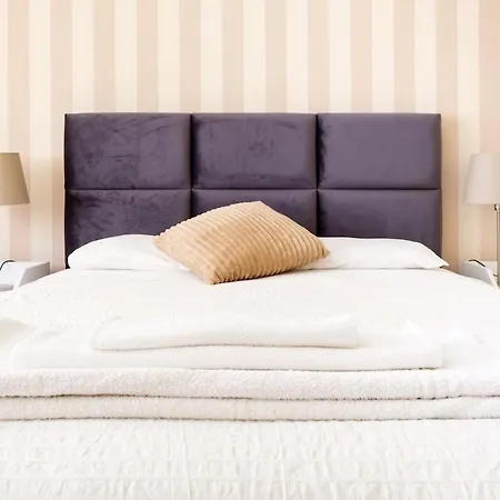 Spacious 3 Brs Apartment, Steps To Joao's Station فيلا نوفا دي غايا