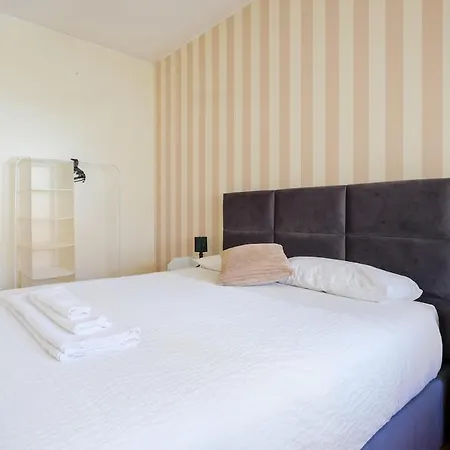 דירה Spacious 3 Brs Apartment, Steps To Joao's Station *