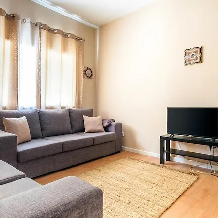 شقة Spacious 3 Brs Apartment, Steps To Joao's Station