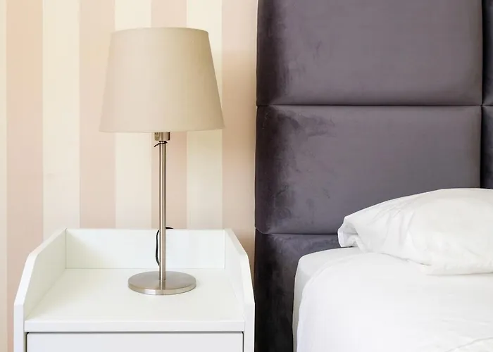 Spacious 3 Brs Apartment, Steps To Joao's Station Apartment Vila Nova de Gaia