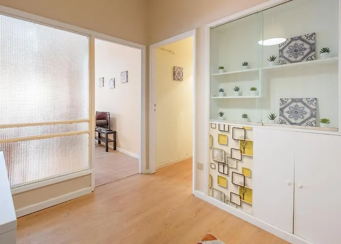 Apartment Spacious 3 Brs Apartment, Steps To Joao's Station Vila Nova de Gaia