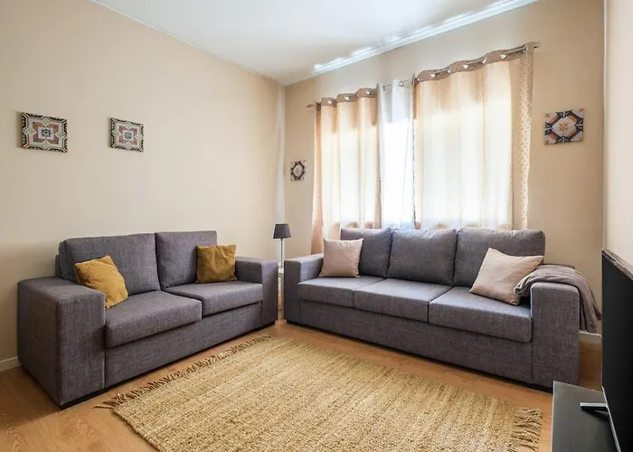 Spacious 3 Brs Apartment, Steps To Joao's Station Apartment Vila Nova de Gaia